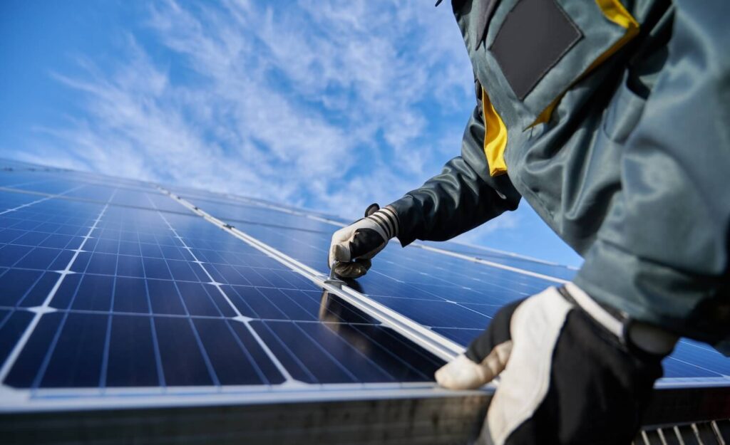 Should You Invest In Rooftop Solar or Utility-Scale Solar?